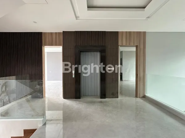 image RUMAH BARU MINIMALIS 3 LANTAI SEMI FURNISH DI CITRALAND DEKAT GWALK, GRAHA DAN PAKUWON (4)