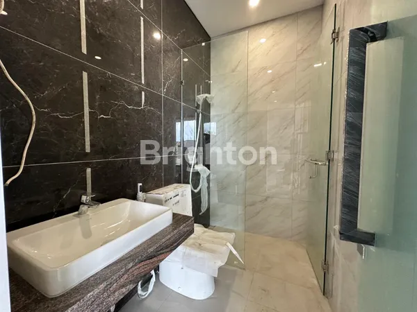 image RUMAH BARU MINIMALIS SEMI FURNISH 3 LANTAI CITRALAND DEKAT UC, GWALK, GRAHA DAN PAKUWON (7)