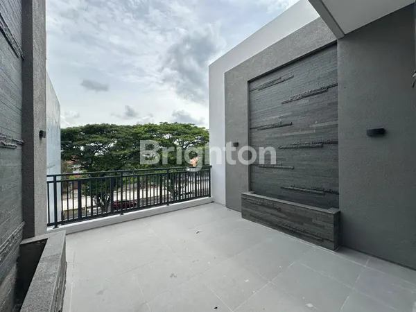 image RUMAH BARU MINIMALIS SEMI FURNISH 3 LANTAI CITRALAND DEKAT UC, GWALK, GRAHA DAN PAKUWON (8)