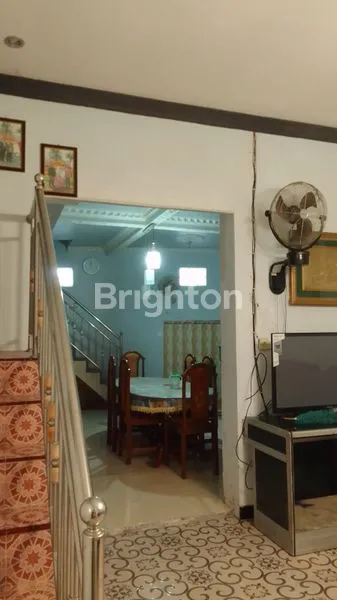 image RUMAH 2 LANTAI SIAP HUNI DEKAT JALAN NASIONAL  (4)