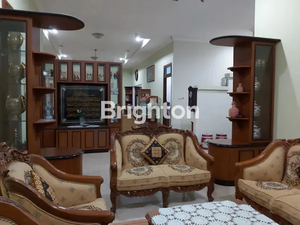 image RUMAH TENGAH KOTA SEMARANG FULL FURNISHED DIJUAL DEKAT LAMPER TENGAH (2)