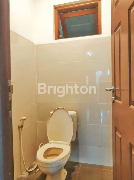 image RUKO 3 LANTAI SIAP PAKAI + BONUS PERLENGKAPAN KANTOR LENGKAP DI JL. GATOT SUBROTO TIMUR, DENPASAR TIMUR, BALI (8)