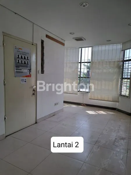 image RUKO 3 LANTAI BAGUS TERAWAT, RAYA WIYUNG (5)