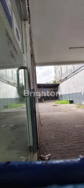 image GEDUNG SHOWROOM JALAN RAYA HR. MUHAMMAD, SURABAYA BARAT. DEKAT RAYA MAYJEND SUNGKONO - TOL SATELIT - DARMO PERMAI - KUPANG INDAH, DLL.\N (2)