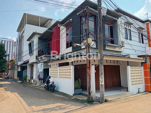 image RUMAH 2 LANTAI DI DEPOK (2)