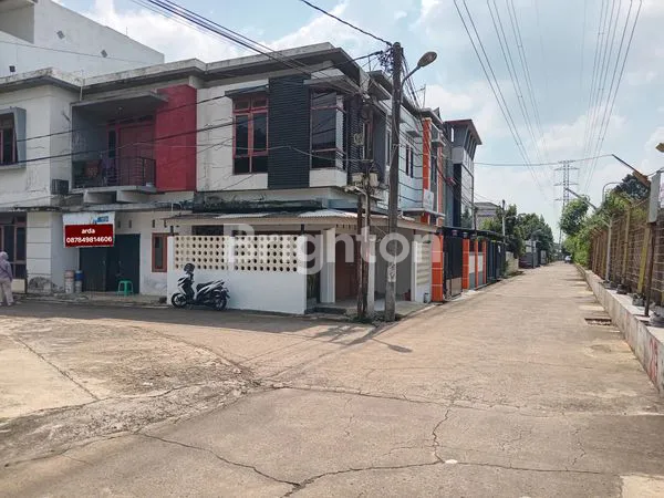 image RUMAH 2 LANTAI DI DEPOK (1)