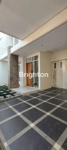 image RUMAH 2 LANTAI BANGUNAN BARU 100 MTR KE POROS SOEKARNO HATTA MALANG COCOK UNTUK KANTOR-MESS-RUMAH USAHA-RUMAH TINGGAL  (2)