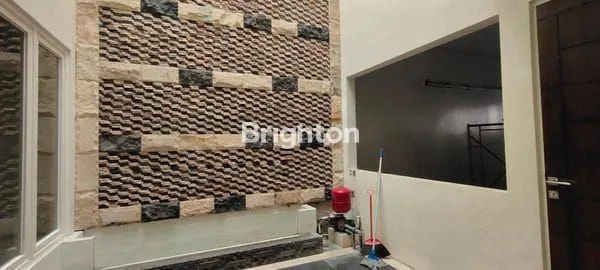 image RUMAH 2 LANTAI BANGUNAN BARU 100 MTR KE POROS SOEKARNO HATTA MALANG COCOK UNTUK KANTOR-MESS-RUMAH USAHA-RUMAH TINGGAL  (7)