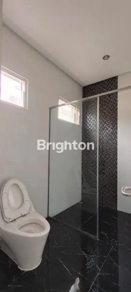 image RUMAH 2 LANTAI BANGUNAN BARU 100 MTR KE POROS SOEKARNO HATTA MALANG COCOK UNTUK KANTOR-MESS-RUMAH USAHA-RUMAH TINGGAL  (8)