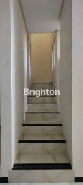 image RUMAH 2 LANTAI BANGUNAN BARU 100 MTR KE POROS SOEKARNO HATTA MALANG COCOK UNTUK KANTOR-MESS-RUMAH USAHA-RUMAH TINGGAL  (3)