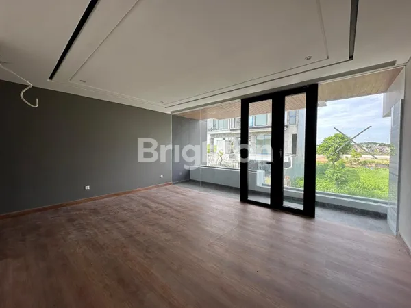 image RUMAH BARU MODERN MINIMALIS DI CITRALAND DEKAT UC, GRAHA DAN PAKUWON (5)