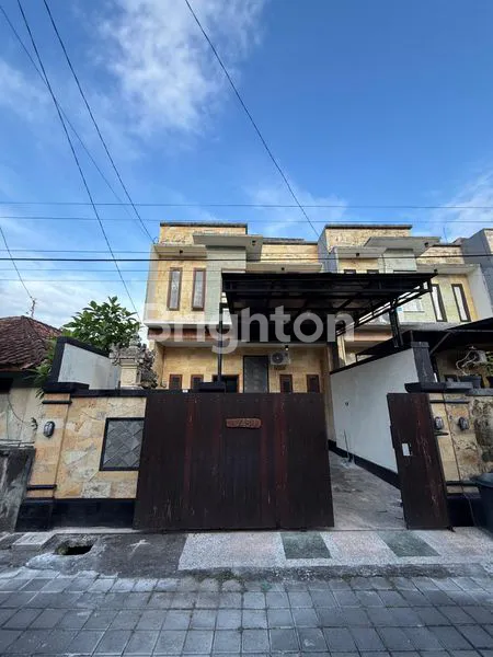 image DI SEWAKAN RUMAH 2 LANTAI MERTASARI SIDAKARYA DENPASAR.   LUAS TANAH 90 M2 ,LUAS BANGUNAN 100M2,KT 3,KM 3,DEKAT PANTAI  SANUR DAN ICON MALLL (8)