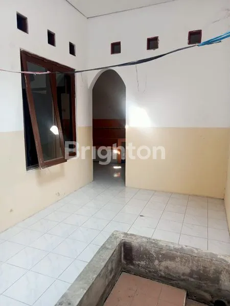 image MILIKI SEGERA RUMAH SIAP HUNI  NYAMAN NAN CANTIK 2 KT LUAS 111M DI MAJASEM KOTA TEGAL (4)