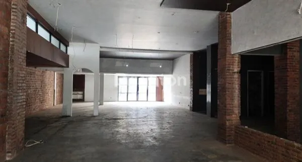 DISEWAKAN RUMAH USAHA 1 LANTAI NOL JALAN RAYA KERTAJAYA INDAH STRATEGIS DEKAT DHARMAHUSADA INDAH GALAXY MALL MERR KONI MANYAR KERTOARJO