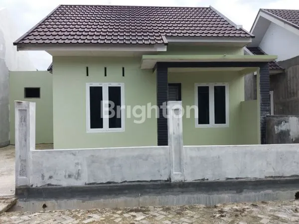 image RUMAH DI AREA SUKA KARYA, PERUM. AMIRAYA RESIDENCE CLUSTER, PEKANBARU (1)