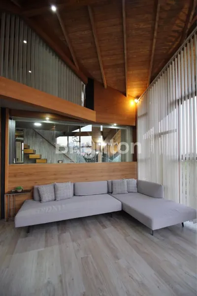 image LUXURY 5 BEDROOM VILLA FOR RENT SANUR AREA (235V) (7)