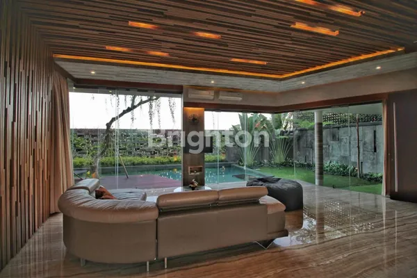 image LUXURY 5 BEDROOM VILLA FOR RENT SANUR AREA (235V) (8)