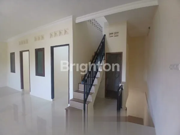 image DISEWAKAN RUKO BARU DIRENOVASI, 2,5 LANTAI, BERSIH, RAPI, SIAP HUNI, LOKASI KOMERSIAL AREA MANUKAN (3)