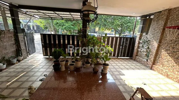 image JUAL RUMAH SANGAT CANTIK, NYAMAN, TERAWAT, FULL FURNISHED, SIAP HUNI, DI LOKASI STRATEGIS (2)