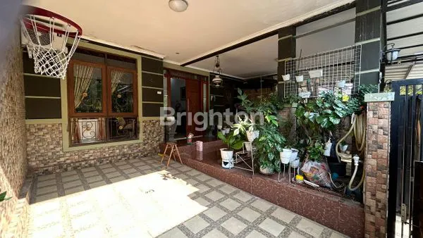 image JUAL RUMAH SANGAT CANTIK, NYAMAN, TERAWAT, FULL FURNISHED, SIAP HUNI, DI LOKASI STRATEGIS (3)