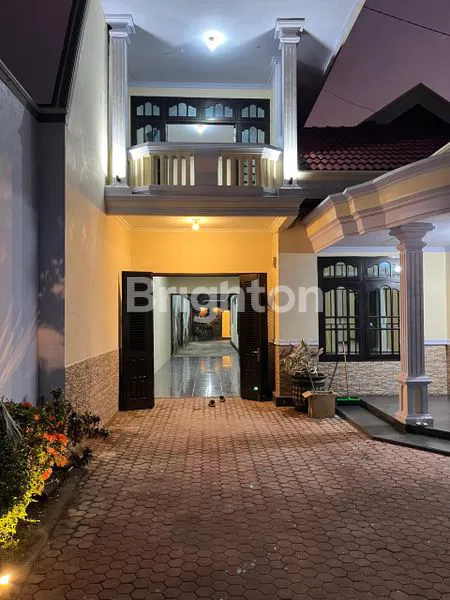 image RUMAH 2 LANTAI SIAP HUNI, LOKASI STRATEGIS 0 KM JALAN NASIONAL (3)