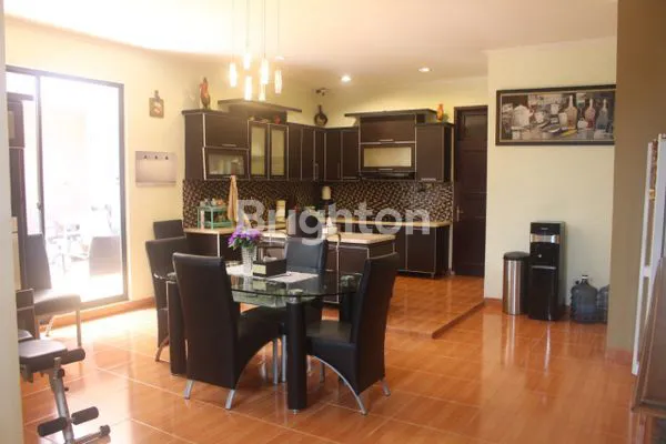 image RUMAH MEWAH LT 899M² DI CIPETE, 4KT+4KM (8)