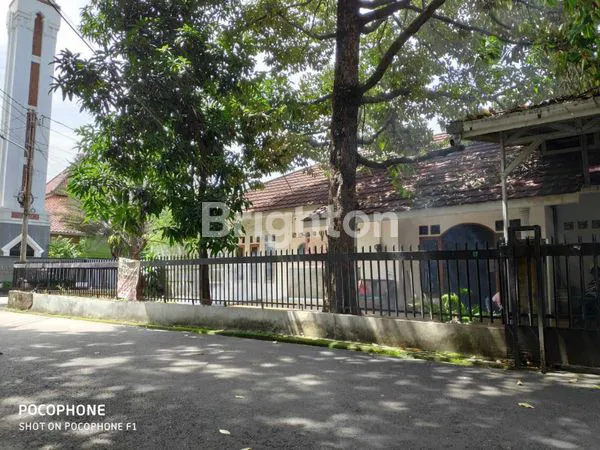 image RUMAH HITUNG TANAH ROW 2 MOBIL DI KEMANGGISAN, PALMERAH, JAKARTA BARAT (1)