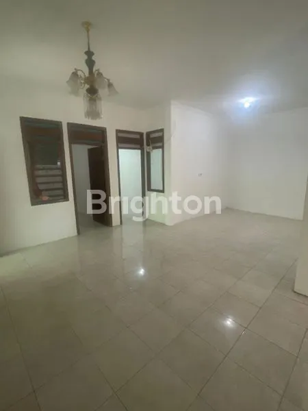 image RUMAH NYAMAN ASRI SEJUK SUPER LUASSSS GOOD CONDITION (5)