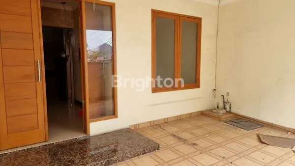 image DI JUAL CEPAT RUMAH 2 LANTAI MINIMALIS DI MILANO VILLAGE PARAMOUNT SERPONG TANGERANG BANTEN (3)