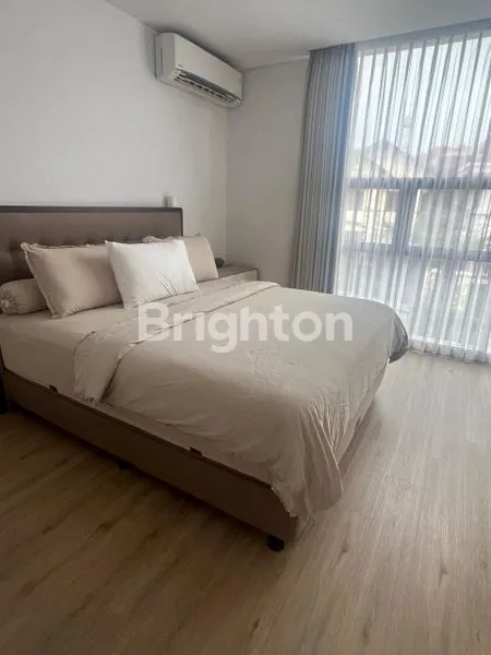 image RUMAH FULL FURNISHED, 2 LANTAI DAN SIAP HUNI YANG LOKASINYA DI DALAM KOMPLEK SETIABUDI REGENCY BANDUNG UTARA (7)