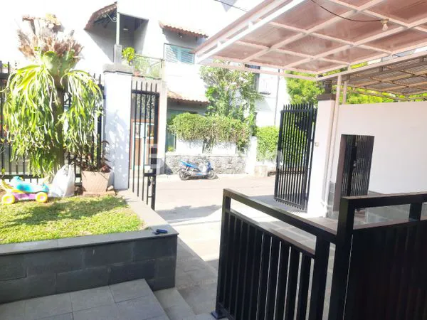 image RUMAH CANTIK ASRI 1,5 LANTAI YANG LOKASINYA DI DAERAH GEGERKALONG, BANDUNG UTARA (4)