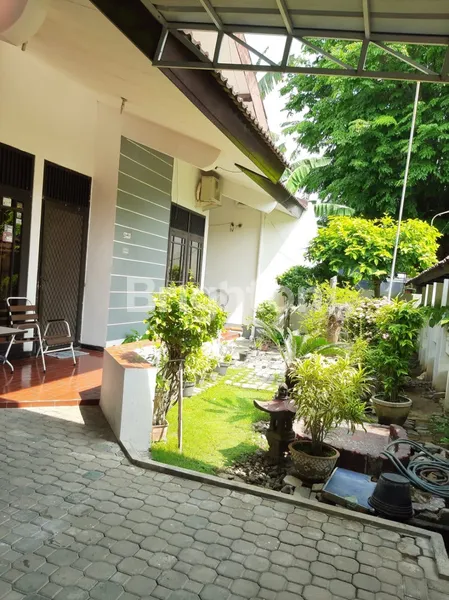 image RUMAH 1 LANTAI AREA MANYAR SURABAYA NEGO ROW JALAN 3 MOBIL (1)