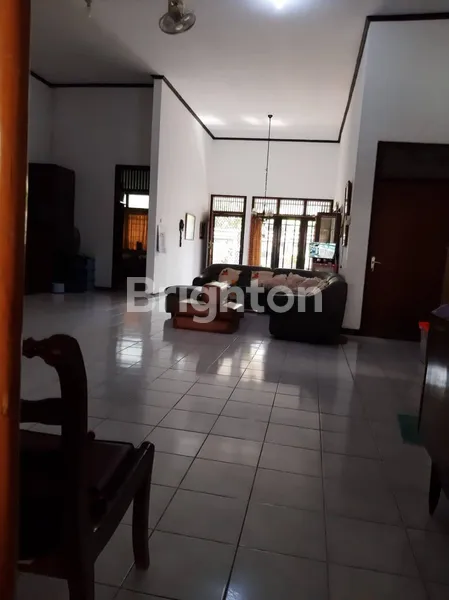image RUMAH 1 LANTAI AREA MANYAR SURABAYA NEGO ROW JALAN 3 MOBIL (2)