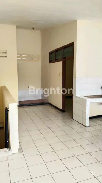 image RUKO STRATEGIS 3.5 LANTAI, LEBAR 5,5M NOL JALAN RAYA ARJUNO, SAWAHAN, SURABAYA PUSAT (4)