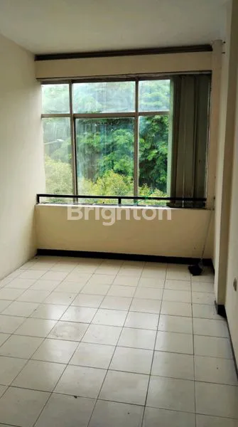 image RUKO STRATEGIS 3.5 LANTAI, LEBAR 5,5M NOL JALAN RAYA ARJUNO, SAWAHAN, SURABAYA PUSAT (3)