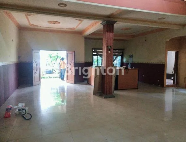 image RUMAH 2 LANTAI TERAWAT SIAP HUNI, DELTASARI INDAH, LEBAR 20, WARU, SIDOARJO (1)