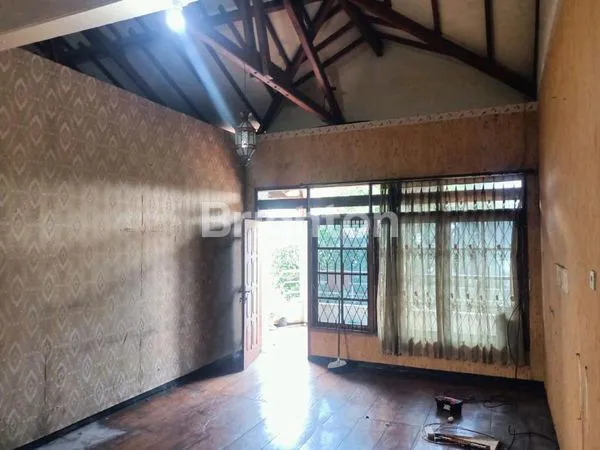 image RUMAH 2 LANTAI TERAWAT SIAP HUNI, DELTASARI INDAH, LEBAR 20, WARU, SIDOARJO (3)