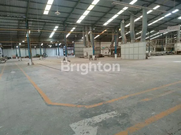 image GUDANG LUAS EX PABRIK AKSES KONTAINER 40FT AREA KEPATIHAN-MENGANTI-GRESIK (4)