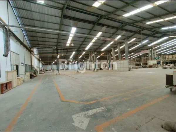 image GUDANG LUAS EX PABRIK AKSES KONTAINER 40FT AREA KEPATIHAN-MENGANTI-GRESIK (2)