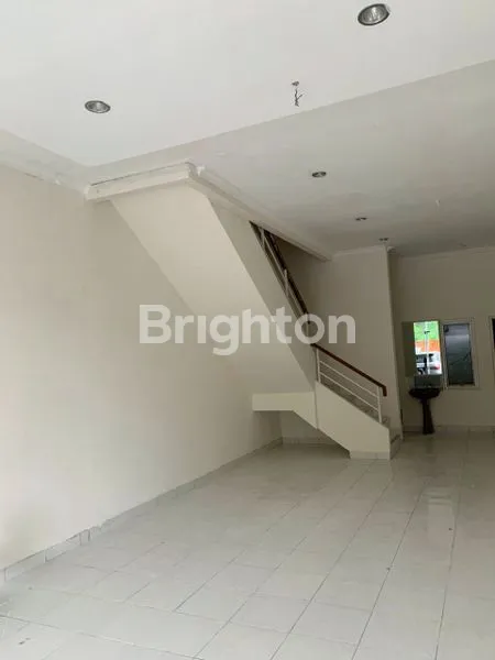 image DIJUAL RUKO 3 LANTAI POSISI STRATEGIS COCOK UNTUK USAHA DI CENTRAL GADING SERPONG (4)