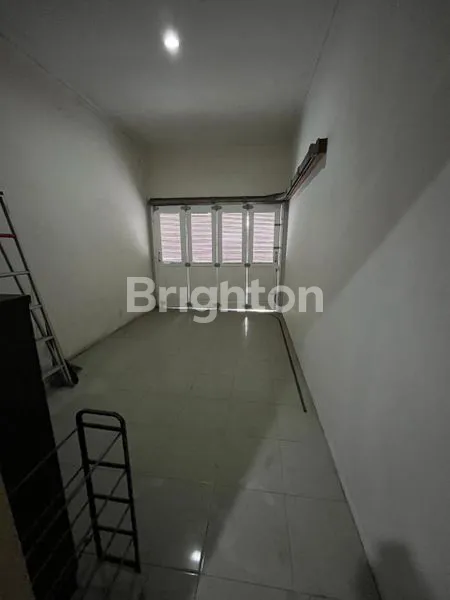 image RUMAH MEWAH NAN EKSKLUSIF BERGAYA YUNANI DI BANJAR WIJAYA (5)