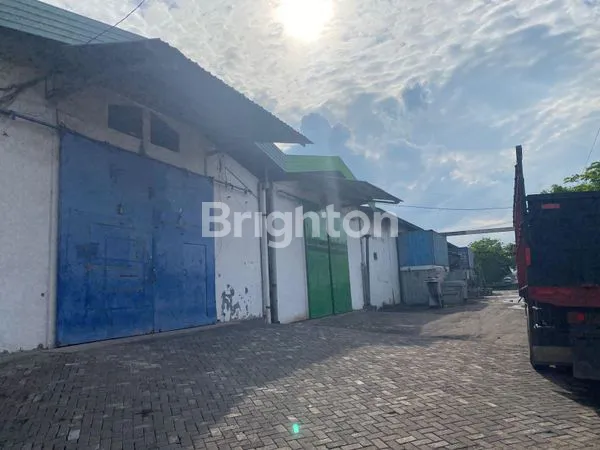 image GUDANG MARGOMULYO PERMAI DEKAT PINTU MASUK – ROW JALAN LUAS & SIAP PAKAI (2)