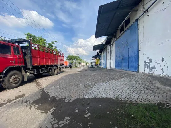 image GUDANG MARGOMULYO PERMAI DEKAT PINTU MASUK – ROW JALAN LUAS & SIAP PAKAI (3)