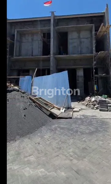 image RUMAH INDENT 2 LANTAI SURABAYA TIMUR LOKASI STRATEGIS DEKAT GALAXY MALL MERR UNAIR PAKUWON CITY ASRAMA HAJI UNTAG (1)