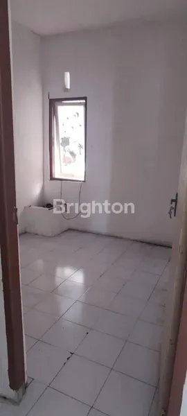 image  RUMAH TYPE HOOK DAN ADA TEMPAT USAHA DI PERUM SURYA ASRI SIDOARJO (4)