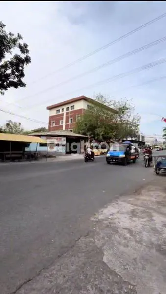 image RUMAH 2 LANTAI STRATEGIS DEKAT UWKS, SIAP HUNI (6)