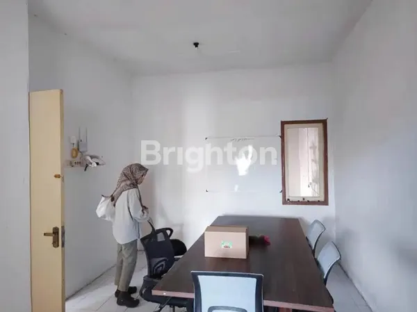 image RUMAH TYPE HOOK DAN ADA TEMPAT USAHA DI PERUM SURYA ASRI SIDOARJO (7)