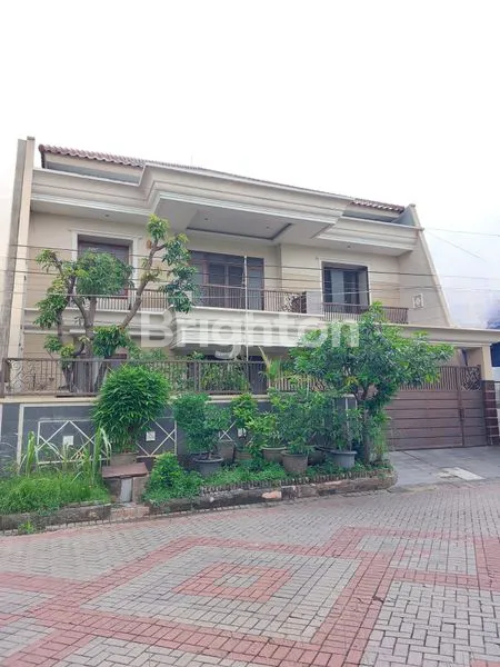 image RUMAH 2 LANTAI TERAWAT SIAP HUNI GALAXI BUMI PERMAI / ARAYA TAHAP 1, SURABAYA TIMUR. DEKAT RAYA MERR - KERTAJAYA INDAH - DHARMAHUSADA INDAH - MANYAR KERTA ADI - KAMPUS ITS - KAMPUS HANG TUAH - PAKUWON CITY, DLL. (1)