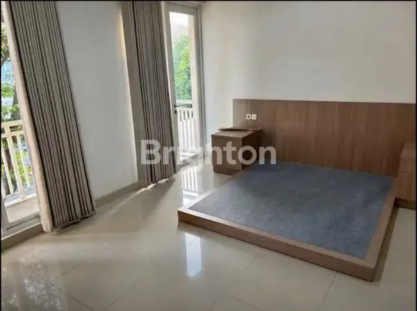 image DISEWAKAN RUMAH DI SUMMARECON BEKASI CLUSTER LOTUS (7)