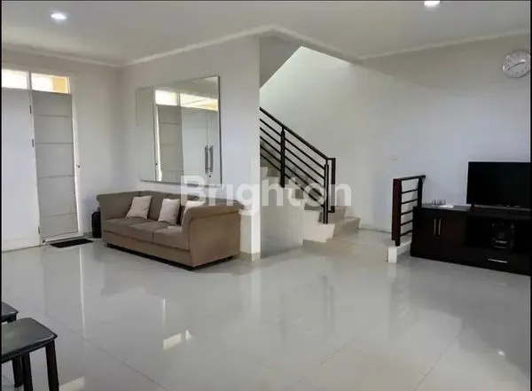 image DISEWAKAN RUMAH DI SUMMARECON BEKASI CLUSTER LOTUS (2)